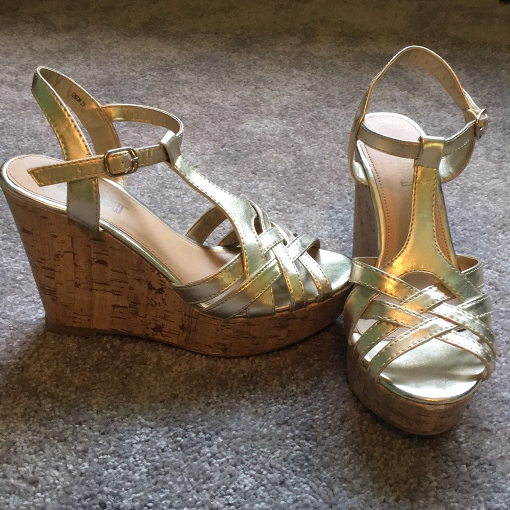 Gold wedges